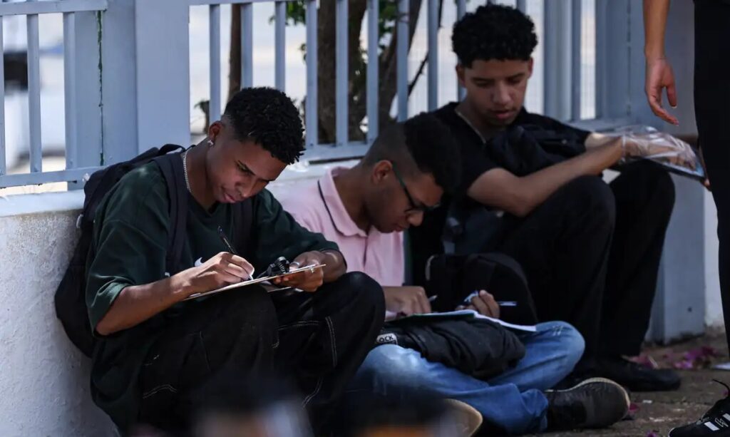 MEC divulga edital do Enem 2026; inscrições começam na segunda-feira