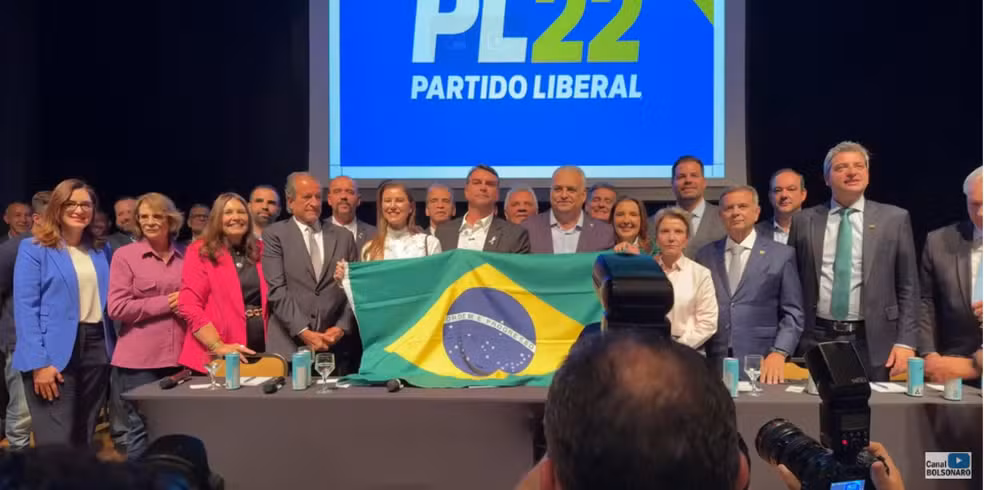 Flávio Bolsonaro anuncia Alfredo Gaspar como vice. — Foto: Reprodução/ Youtube